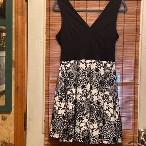 Lovely full skirt Jacquard printed dress